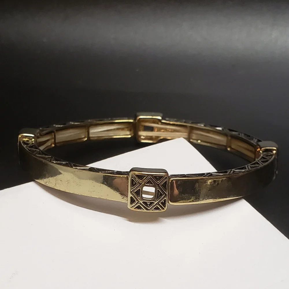 Unique Gold Tone Triangular Design Stretch Bracelet